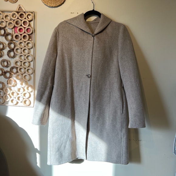 Uniqlo Jackets & Blazers - Uniqulo medium wool/polyester tan pea coat…